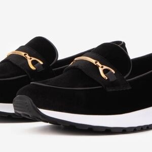 Stylish Black Women's Sneakers